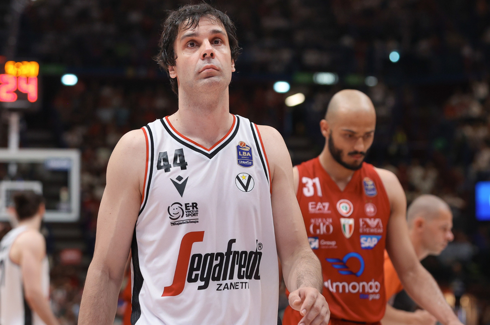 VIDEO: Miloš Teodosić fizično obračunal z razgretimi navijači (Srbu je zavrela kri) (foto: Profimedia)