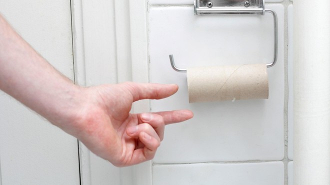 Zdravstvena opozorila odslej tudi na toaletnem papirju in spodnjem perilu (foto: Profimedia)