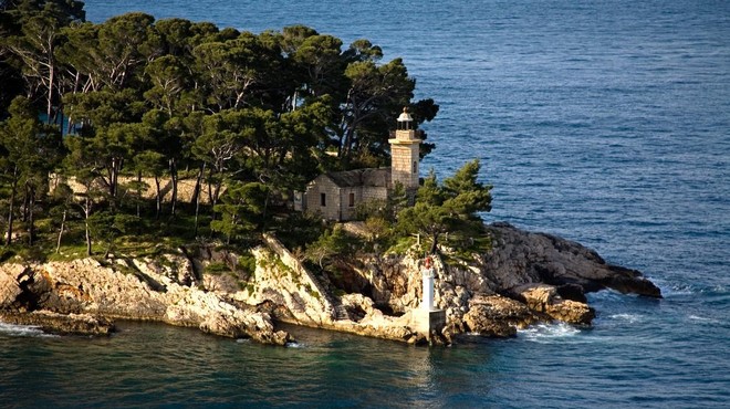 Ali na njem res straši? Čudovit hrvaški otok, ki ga nihče noče kupiti (foto: Profimedia)