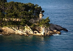 Ali na njem res straši? Čudovit hrvaški otok, ki ga nihče noče kupiti