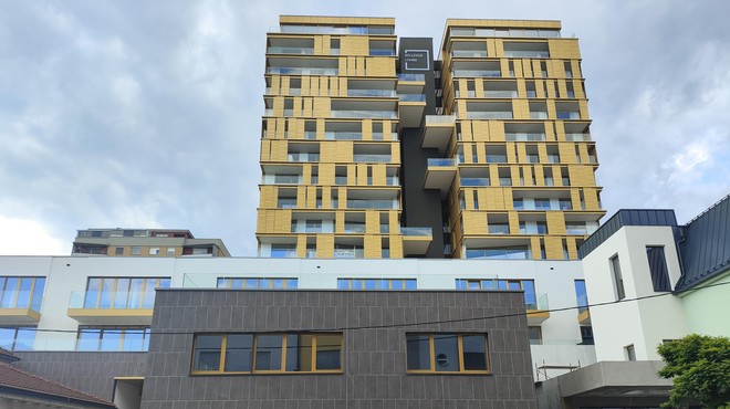 Kdor čaka, dočaka: kupci luksuznih stanovanj v središču Ljubljane se končno vseljujejo v nove domove (foto: Uredništvo)