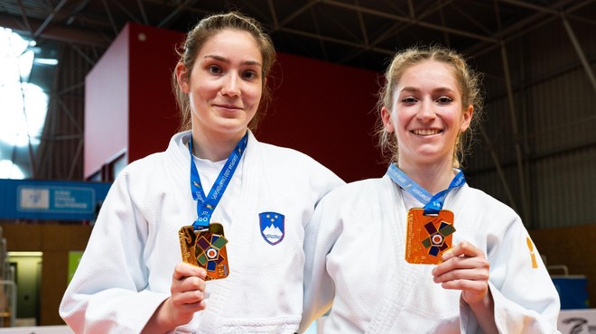 Slovenski judo slavi nov uspeh: Živa Vilfan in Tina Jaklič osvojili naslov mladinskih evropskih prvakinj (foto: Rok Rakun/JZS)