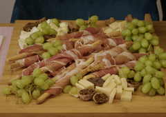 Priljubljena slovenska pevka ga je močno polomila: s tem je postregla svoje goste