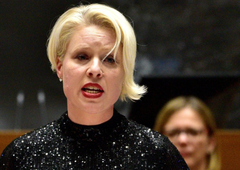 Kaj se dogaja v kabinetu Urške Klakočar Zupančič? Dve njeni ključni sodelavki v kratkem času dali odpoved