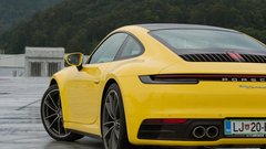 Domen Prevc najraje sede za volan te mrcine, lastil pa si je tudi neverjetnega starodobnika