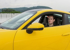 Domen Prevc najraje sede za volan te mrcine, lastil pa si je tudi neverjetnega starodobnika