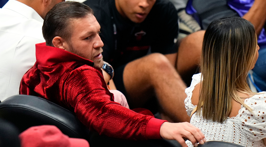 Conor McGregor obtožen, da je na finalni tekmi lige NBA posilil žensko (podrobnosti so grozljive) (foto: Profimedia)