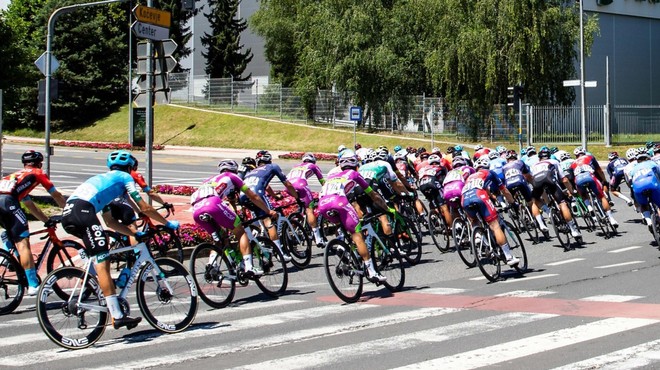 Španci morali odstopiti od kolesarske dirke Po Sloveniji: zagodli so jim kriminalci v Ljubljani (foto: Facebook/Tour of Slovenia)