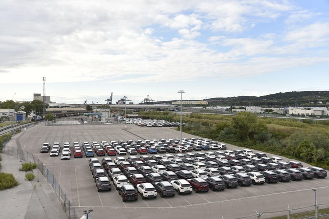 Samo tisti z najvišjim IQ-jem lahko ugotovijo, katera številka se skriva pod parkiranim avtomobilom