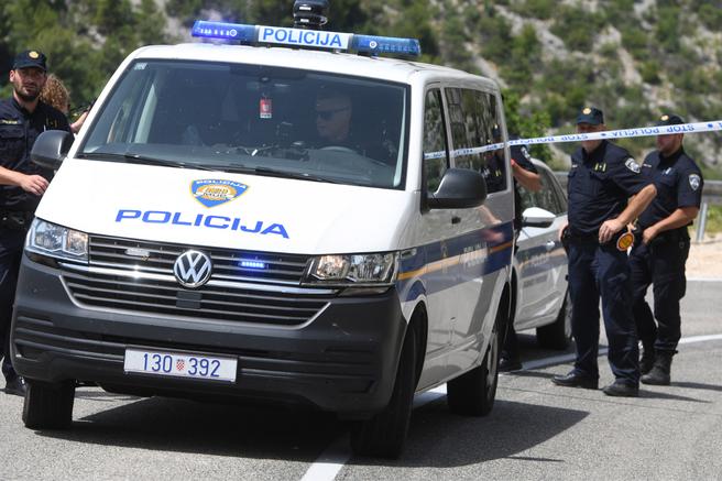 Incident na Murterju: 34-letnega Slovenca odpeljali v pripor