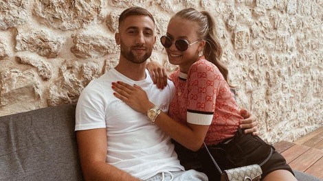 Partnerica Andraža Šporarja razkrila, kako težka je bila nosečnost: "Šele zdaj lahko o tem spregovorim"