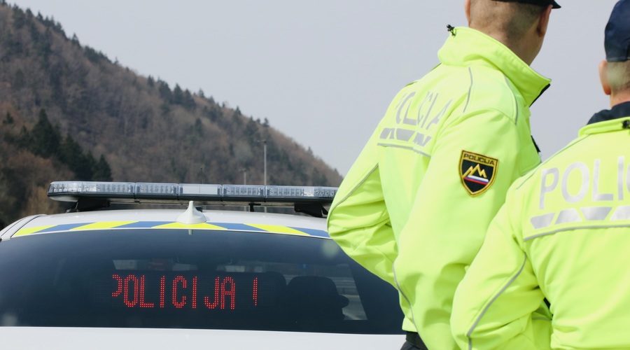 Policija o pretresljivih okoliščinah smrti otroka v avtomobilu: v hiši matere nesrečnega fantka našli ... droge! (foto: Aleksandra Saša Prelesnik)