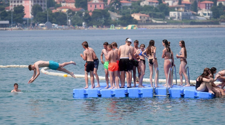 Skrb vzbujajoči podatki: presežena opozorilna vrednost ozona v treh slovenskih mestih (foto: Bobo)