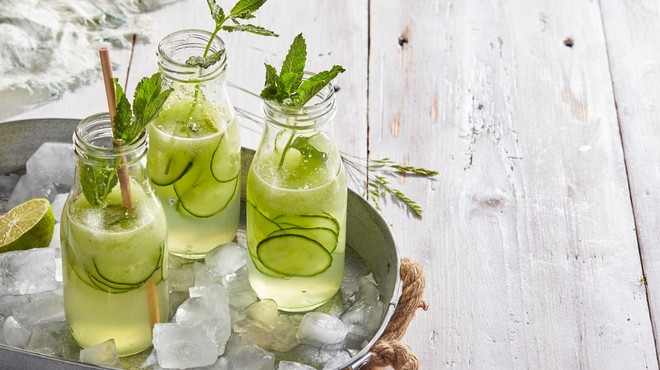 Ta sestavina v napitkih vas bo v vročih poletnih dneh še bolj osvežila kot limona (foto: Profimedia)