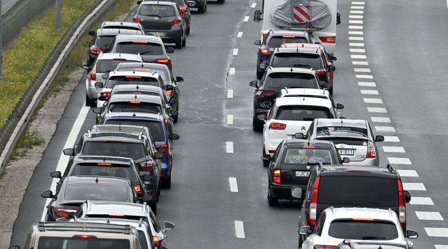 Razmere se ves čas spreminjajo: preverite, kakšno je stanje na cestah (foto: Bobo)