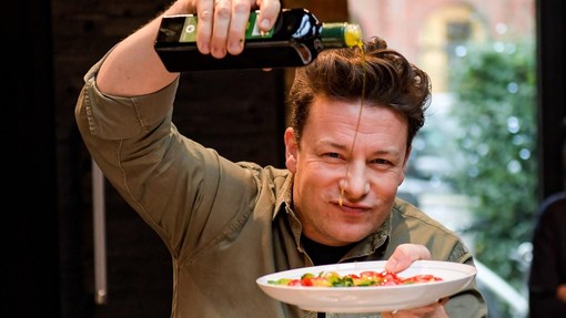 Koprive (in njene izjemne zdravilne lastnosti) v kuhinji s pridom uporablja tudi Jamie Oliver