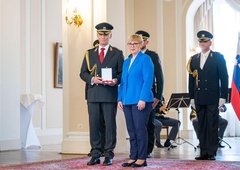 Pirc Musarjeva je Roberta Glavaša povišala v čin generalpodpolkovnika (FOTO)