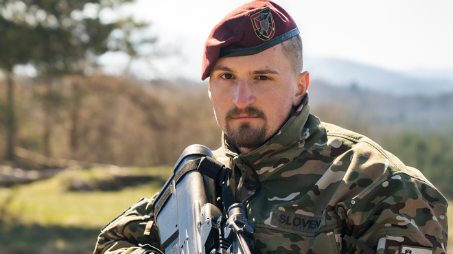 Naj slovenski vojak leta 2022 o zahtevnem delu ostrostrelca in o tem, koliko resnice je v vojaških filmih (foto: Borut Cirnski)
