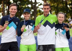 Nova medalja za slovenske skakalce: na ekipni tekmi so jih premagali le ...