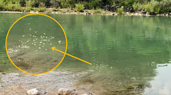 Na reki Soči se je pojavila bela pena (prebivalci zaradi onesnaženja zelo zaskrbljeni) (foto: Facebook/Eko Anhovo in dolina Soče/fotomontaža)