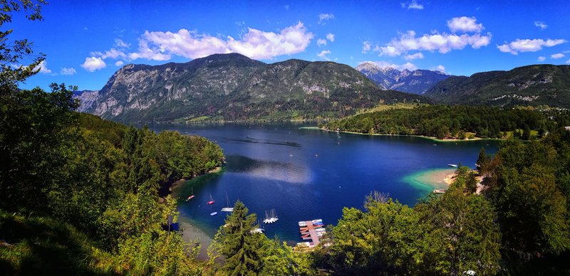 Bohinjsko jezero je hladnejše in zato najbolj primerna izbira v vročih dneh.