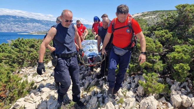 Čudež na Pagu: štirje moški preživeli brodolom s pitjem svojega urina (foto: Facebook/HGSS - Hrvatska Gorska Služba Spašavanja)