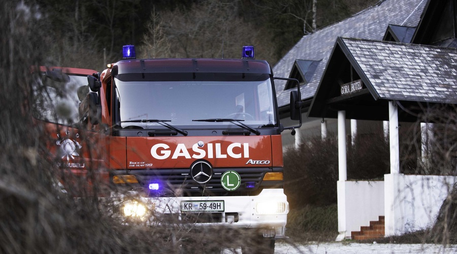 Predbožična tragedija: v požaru, ki je izbruhnil v stanovanjski hiši v Moravčah, umrla ena oseba (foto: Bobo (slika je simbolična))
