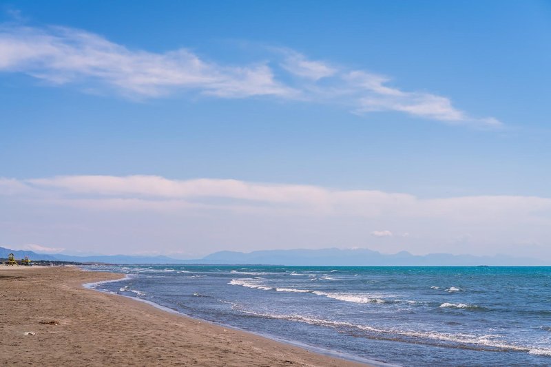 Gre za najdaljšo plažo na Jadranu.
