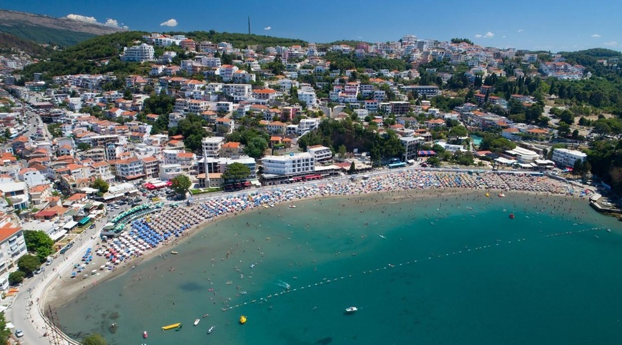 Jadranska Copacabana: sanjska peščena plaža, ki turistom obljublja raj na zemlji (foto: Profimedia)