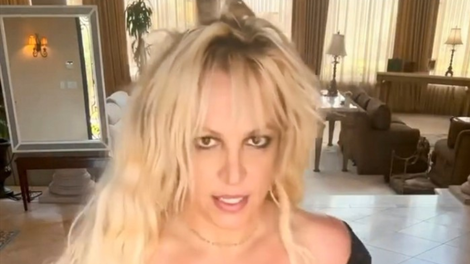 Britney Spears v šoku: varnostnik jo je z udarcem zbil na tla