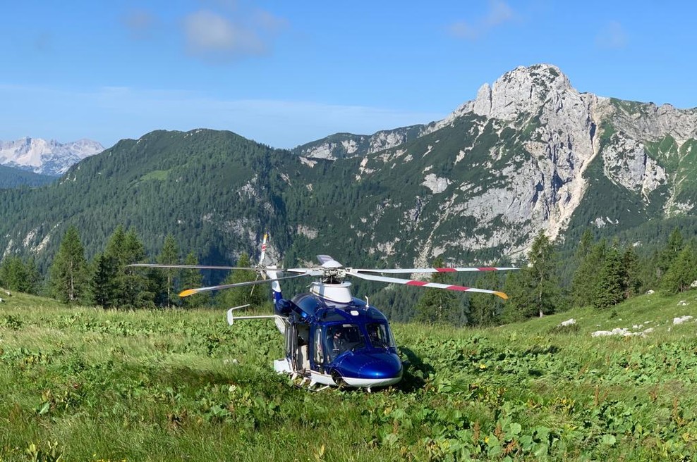 Filmska akcija na Bledu. Osumljenca iskali tudi s helikopterjem (foto: PU Kranj)