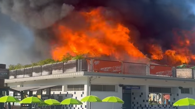 VIDEO: Velik požar v Podčetrtku: zagorel hotelski objekt, na kraju so gasilci (foto: Facebook/Tomi Gomilšek/posnetek zaslona)