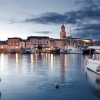 Neobičajna prošnja z otoka Krka: "Veste, kdo je model na posnetku? Sporočamo mu tole ..." (Ponudba je naravnost neverjetna)