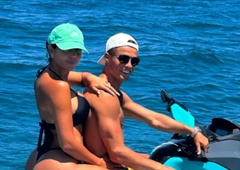 Cristiano Ronaldo uživa na dopustu, Georgina navdušuje s skoraj golo zadnjico (FOTO)