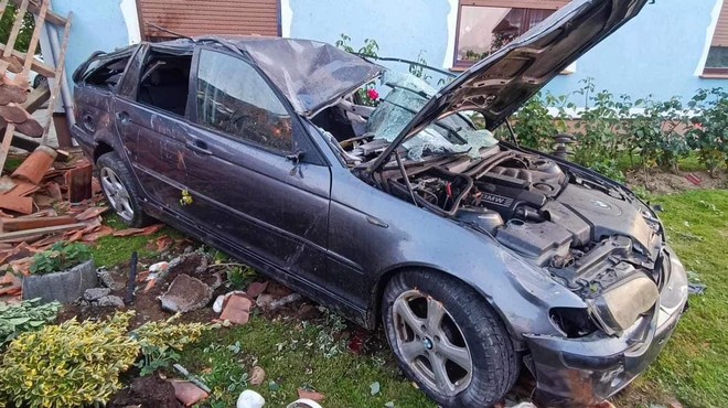 Alkoholiziran voznik povzročil hudo prometno nesrečo v Pomurju (objavljene grozljive fotografije) (foto: PGD Murska Sobota/Facebook)