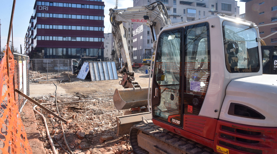 Ljubljana se spreminja v veliko gradbišče (zaradi gradbenih del v centru mesta bodo izselili več prebivalcev) (foto: Žiga Živulovič jr./Bobo)