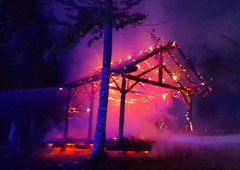 Se spomnite požiga, ki se je poleti zgodil na posestvu šova Kmetija? To je danes znano o požigalcu