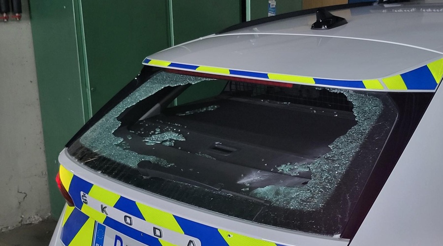 Znane nove podrobnosti strelskega napada na policista (strelec je še vedno v kritičnem stanju) (foto: Facebook/Policijska uprava Novo mesto / Police Directorate Novo mesto)