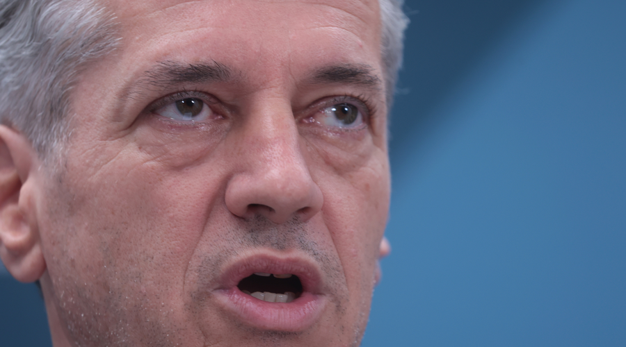 Robert Golob povedal, kaj si misli o napadu na policista, ki se je zgodil na shodu sredi Ljubljane (foto: Borut Živulovič/Bobo)