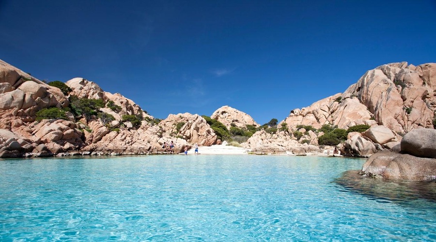 FOTO: Rajska plaža pri sosedih, na katero lahko pridejo le izbrani (poglejte, kakšni so pogoji) (foto: Profimedia)