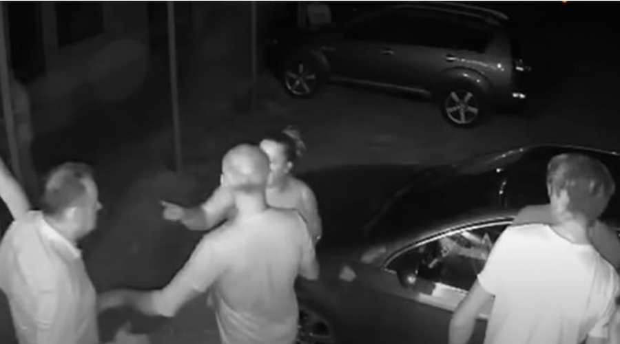 Hrvaška javnost zgrožena: nadzorne kamere posnele župana, kako klofuta lastnico lokala (VIDEO) (foto: novo.hr)