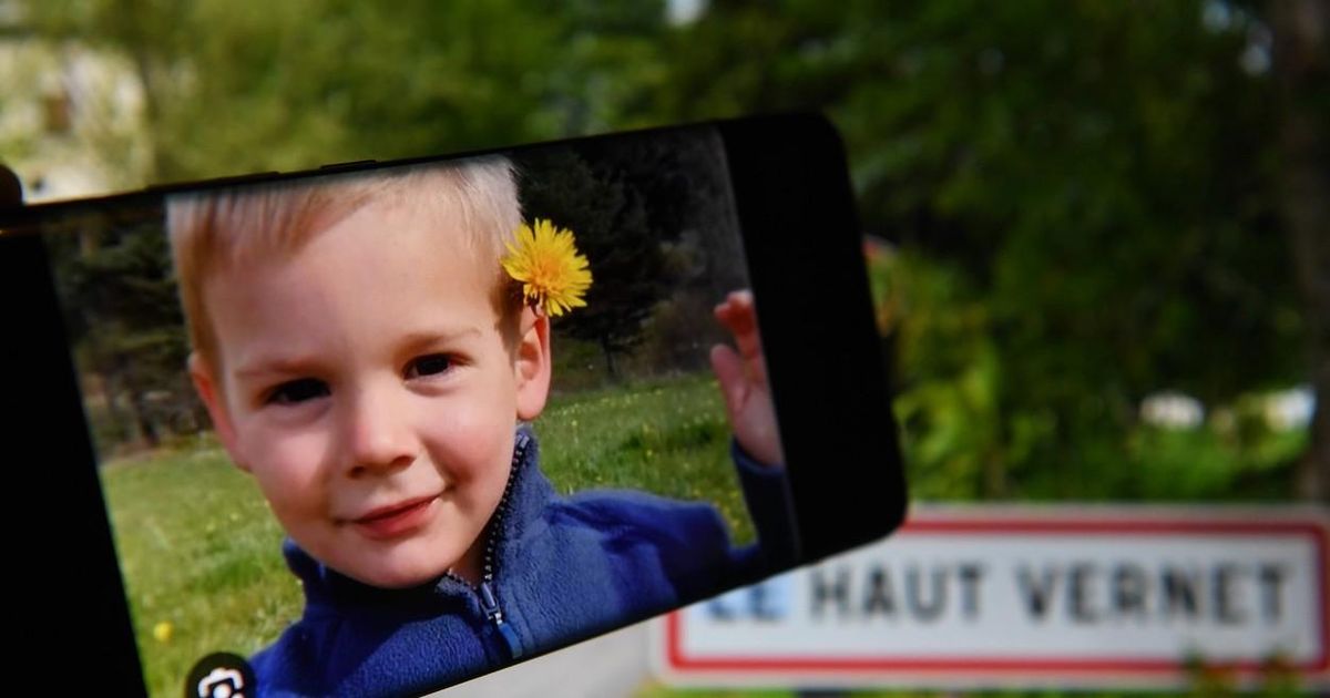 Disparition mystérieuse : un garçon de deux ans a disparu devant la maison de ses grands-parents