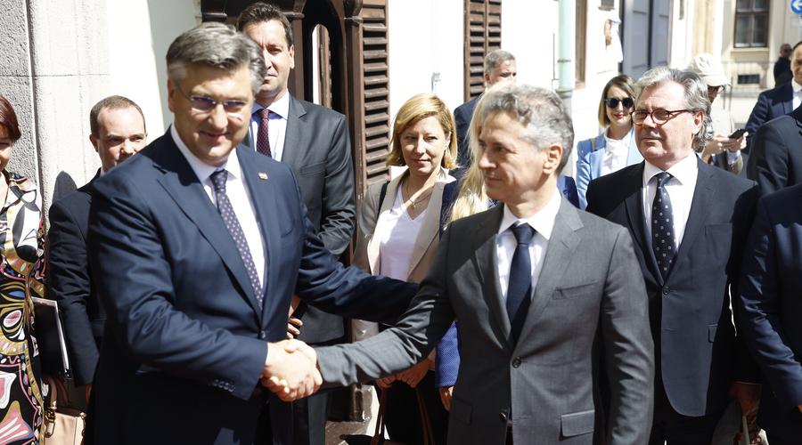 Škandal brez primere: premier udrihal po svojih političnih nasprotnikih, posnetek pricurljal v javnost (foto: Borut Živulović/Bobo)