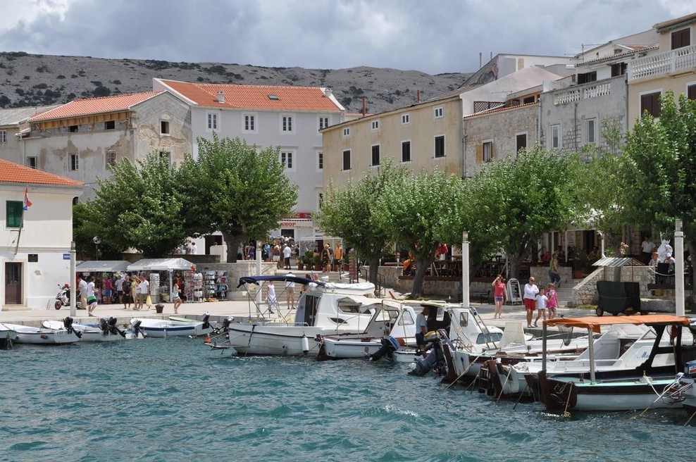 Priljubljen hrvaški otok pod drobnogledom inšpekcije (umazanija v restavracijah, neznosen smrad ...) (foto: Profimedia)