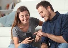 Šokantno razkritje: dve tretjini uporabnikov Tinderja je v razmerju ali pa si zmenka sploh ne želi