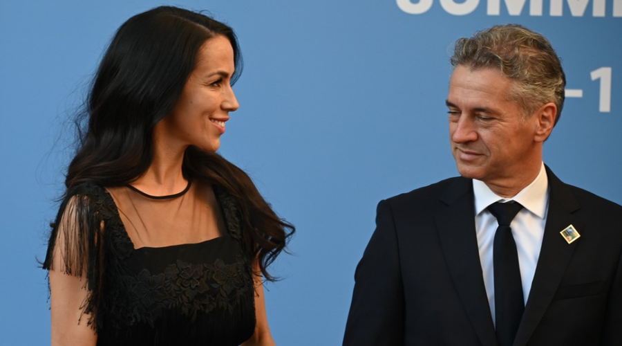 Golob je bil vidno očaran nad svojo izbranko. (foto: Profimedia)