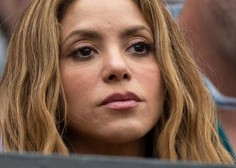 Shakira na udaru kritik: njen modni dodatek je pritegnil ogromno pozornosti
