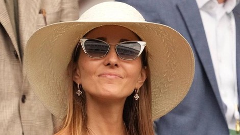 Jelena Đoković v Wimbledonu neprestano v središču pozornosti! (FOTO)
