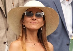 Jelena Đoković navdušuje na tribunah Wimbledona, poglejte, zakaj je neprestano v središču pozornosti! (FOTO)