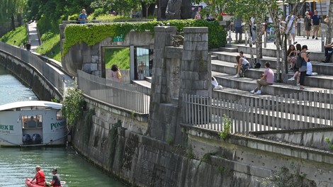 Obsežna akcija: pogrešano osebo so v Ljubljani iskali s čolnom in dronom